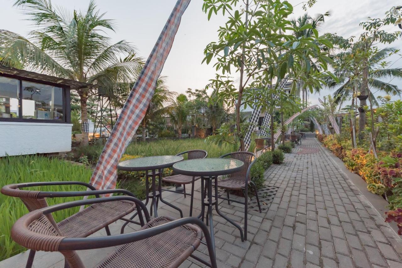 Urbanview Hotel Khayrizsan Tasikmalaya By Reddoorz מראה חיצוני תמונה
