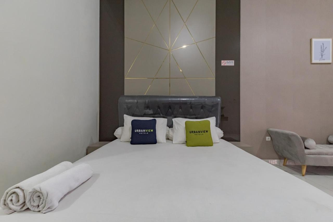 Urbanview Hotel Khayrizsan Tasikmalaya By Reddoorz מראה חיצוני תמונה